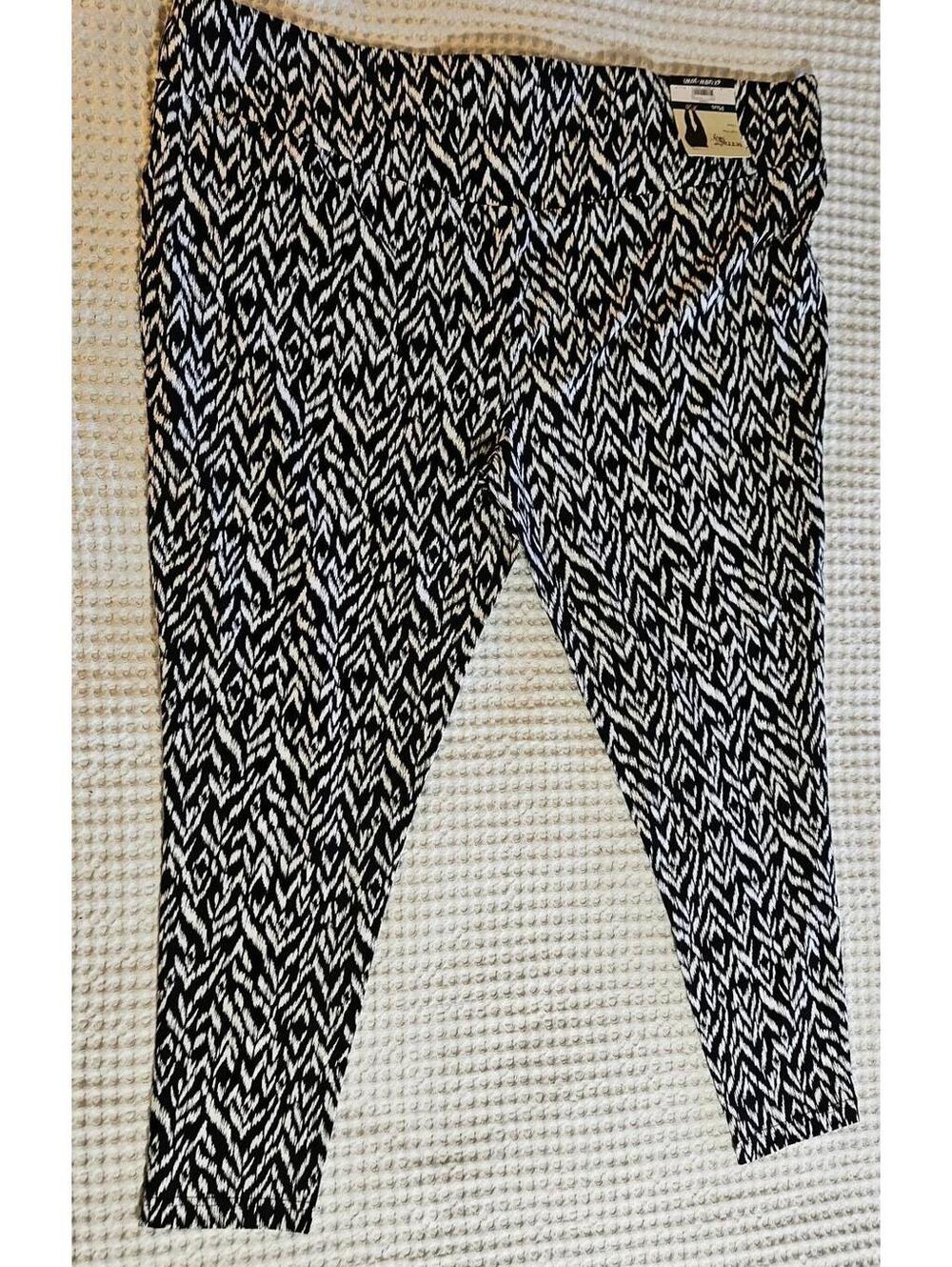 NWT 4X Plus Size 28W-30W Terra & Sky High Rise Fitted Leggings Herringbone Black - Picture 10 of 12